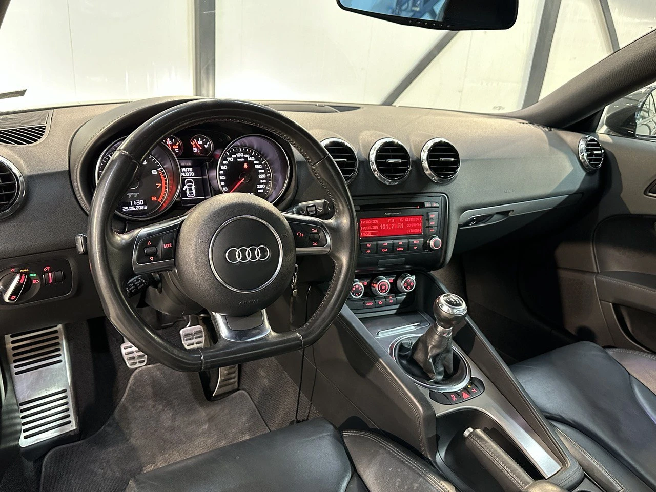 Audi Tt 1.8 TFSI/ПЕРФЕКТНА - изображение 8