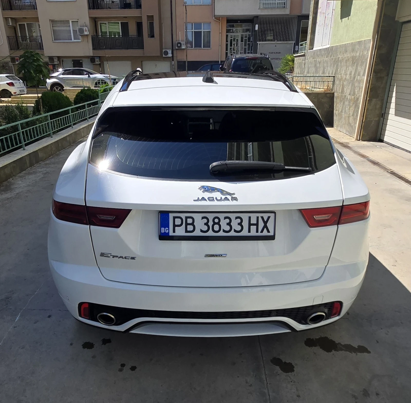 Jaguar E-pace P300 - изображение 6
