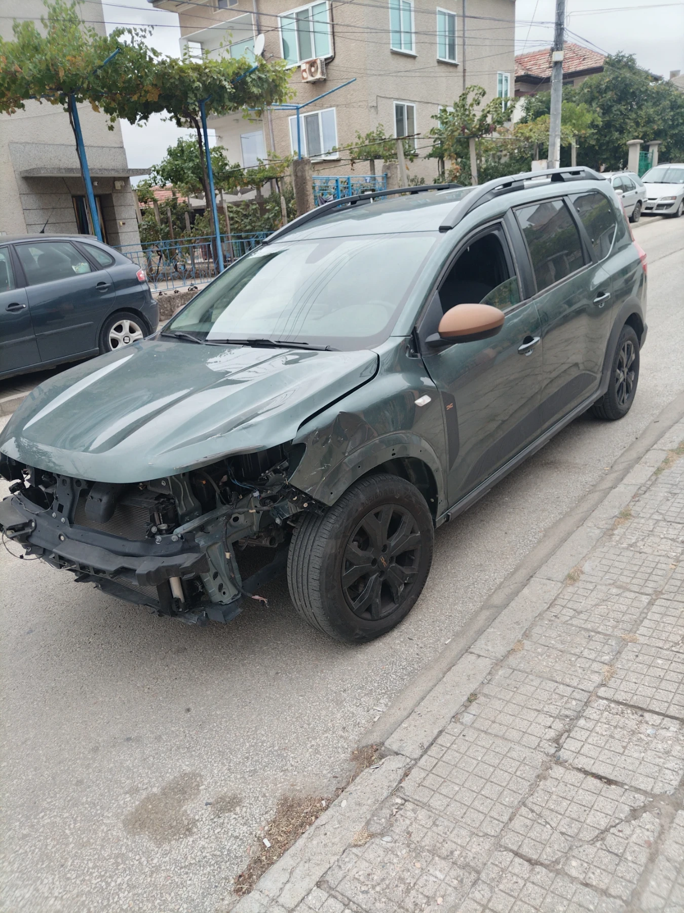 Dacia Jogger 1.0 ШЕСТ СКОРОСТИ И ГАЗОВ ИНЖЕКЦИОН  - изображение 5