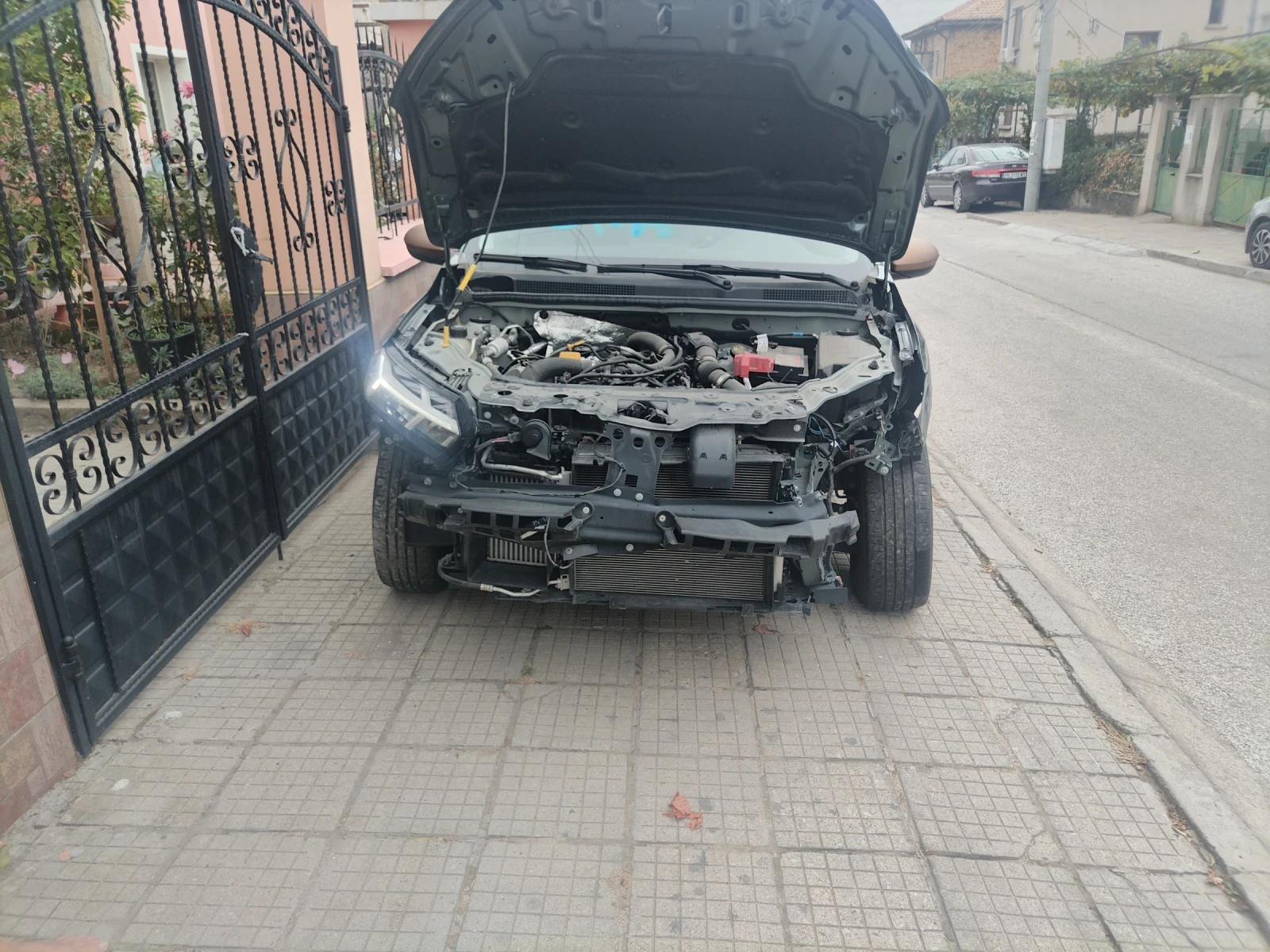 Dacia Jogger 1.0 ШЕСТ СКОРОСТИ И ГАЗОВ ИНЖЕКЦИОН  - изображение 2