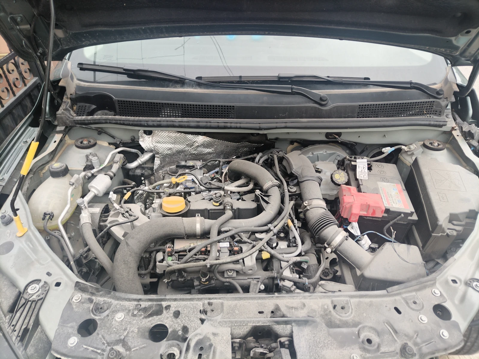 Dacia Jogger 1.0 ШЕСТ СКОРОСТИ И ГАЗОВ ИНЖЕКЦИОН  - изображение 3