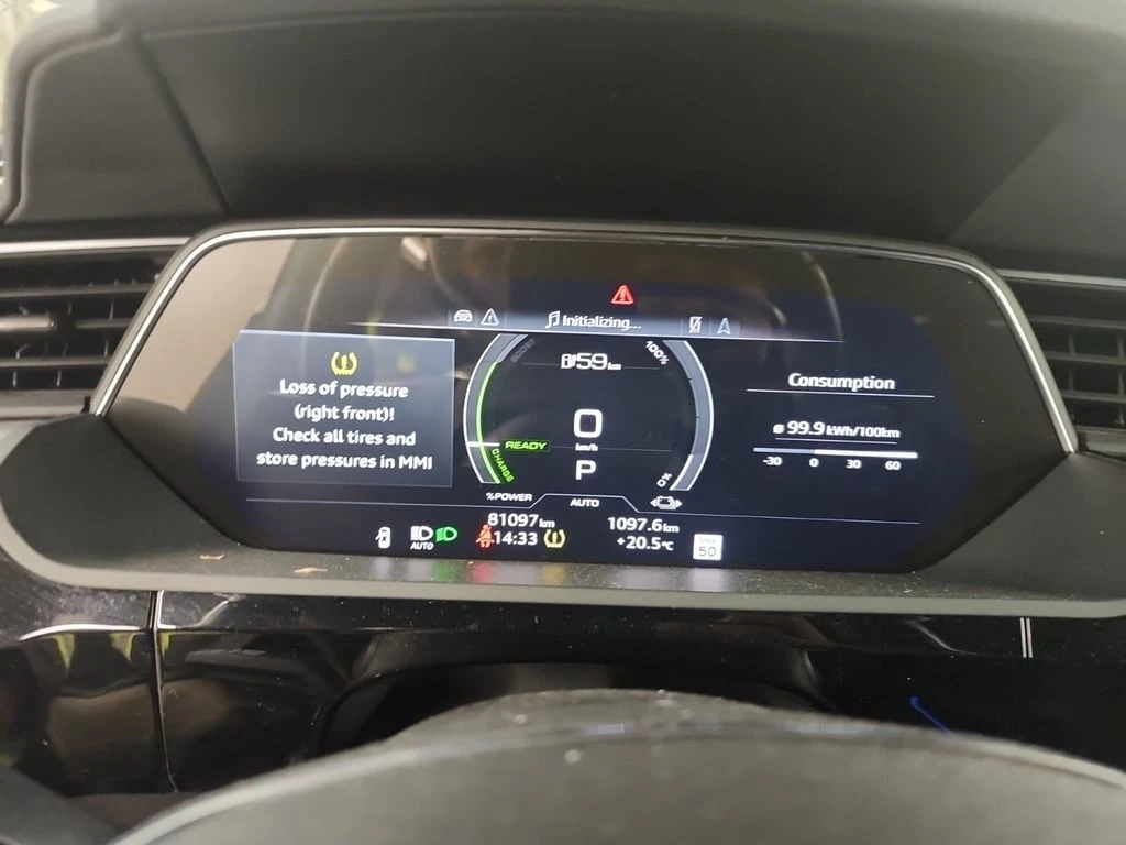 Audi E-Tron * TECHNIK * CARFAX * БЕЗ ПЪРВОНАЧАЛНА ВНОСКА - изображение 10