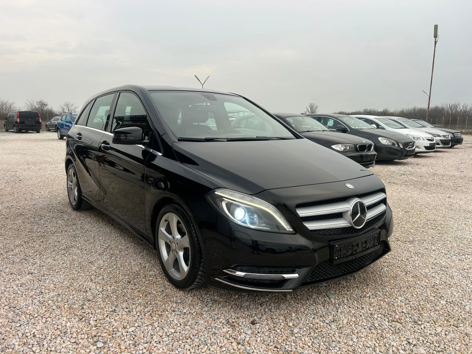 Mercedes-Benz B 200 * Premium* Automat* Distr* LED*  | Mobile.bg   2