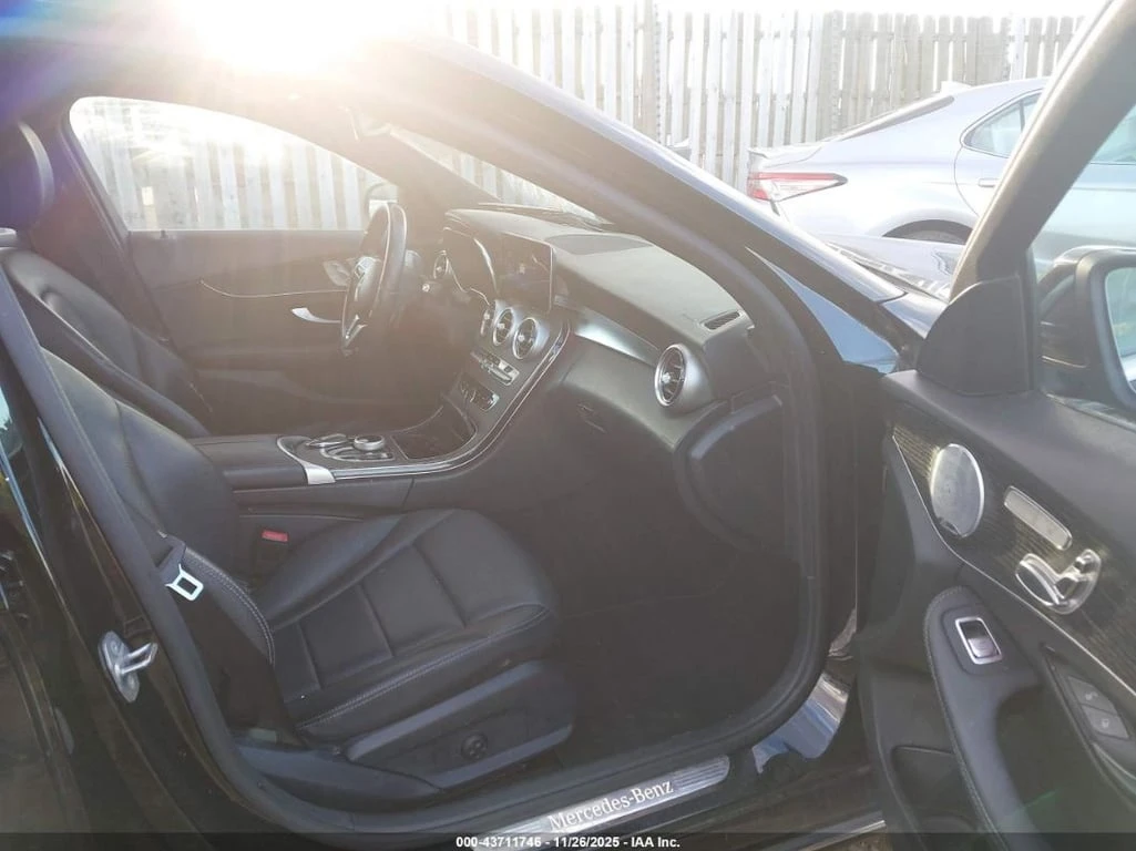 Mercedes-Benz C 300 * 4MATIC * CARFAX * БЕЗ ПЪРВОНАЧАЛНА ВНОСКА - изображение 5