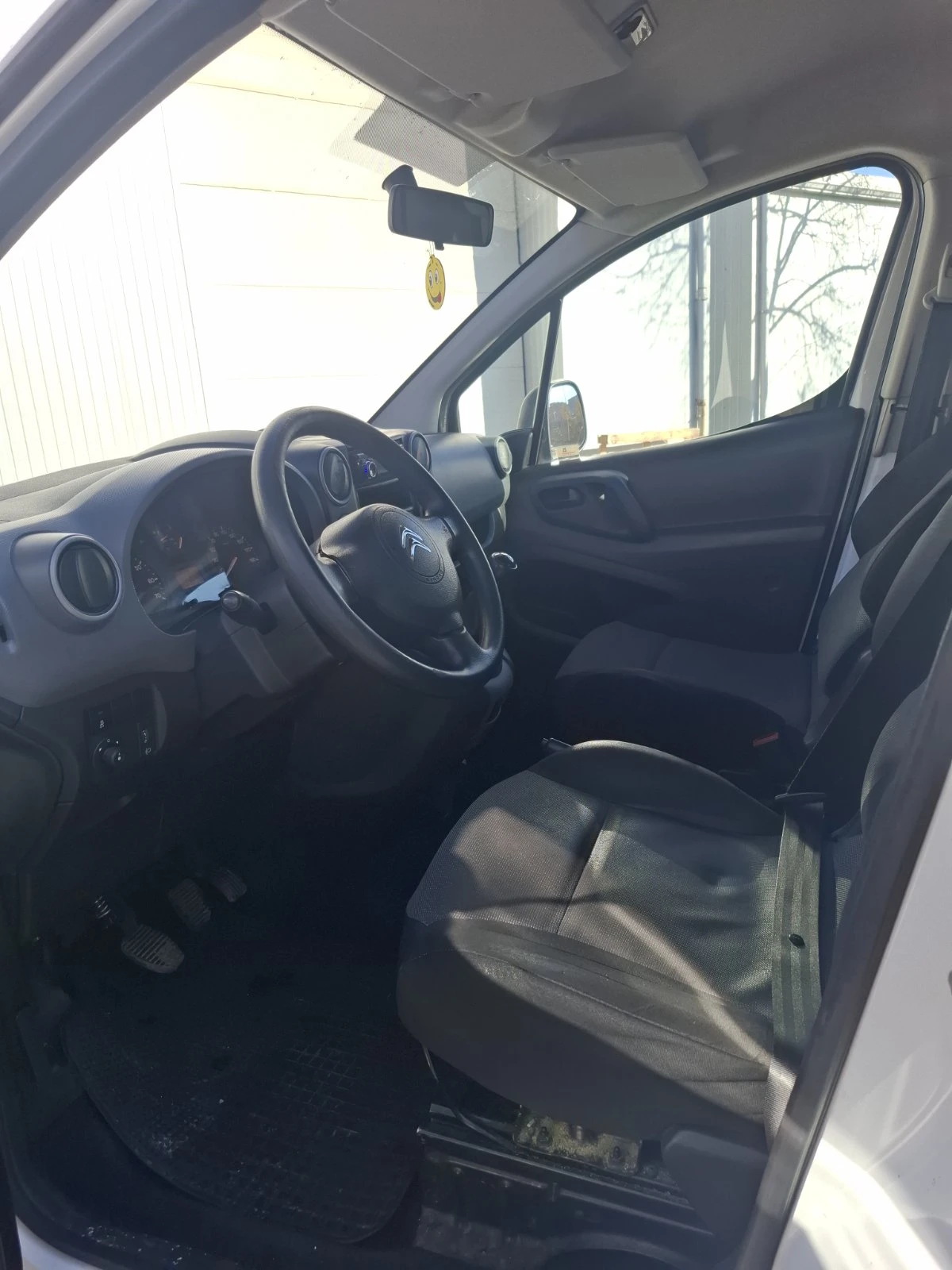 Citroen Berlingo 1.6/Обслужван в Пежо - изображение 9