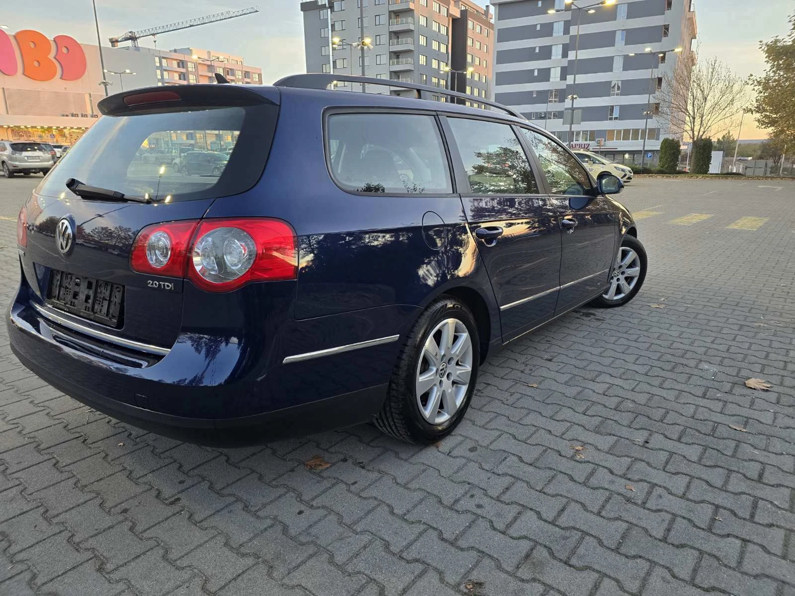 VW Passat ПЕРФЕКТЕН/170hp/2.0TDI - изображение 6