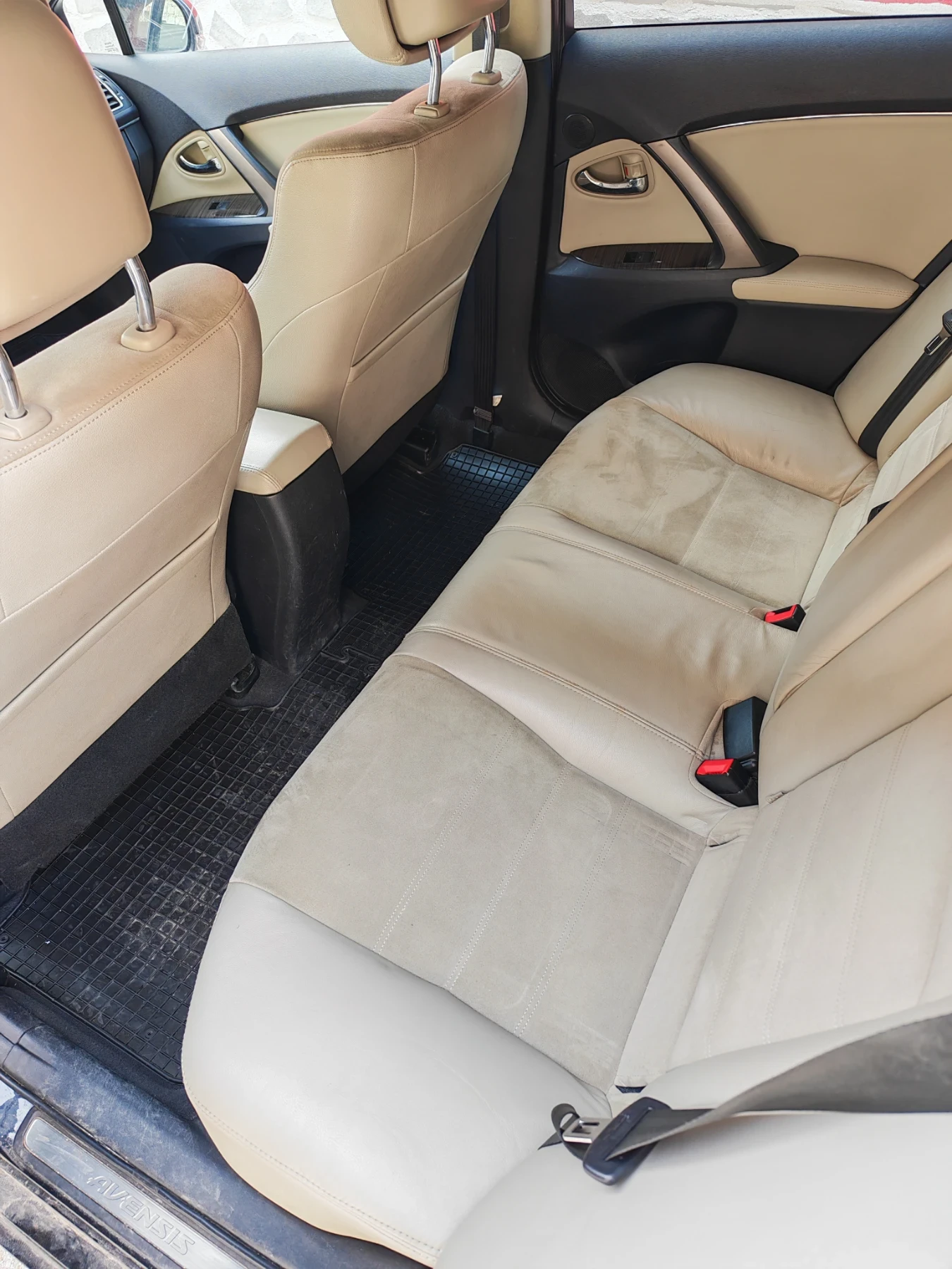 Toyota Avensis  - изображение 9