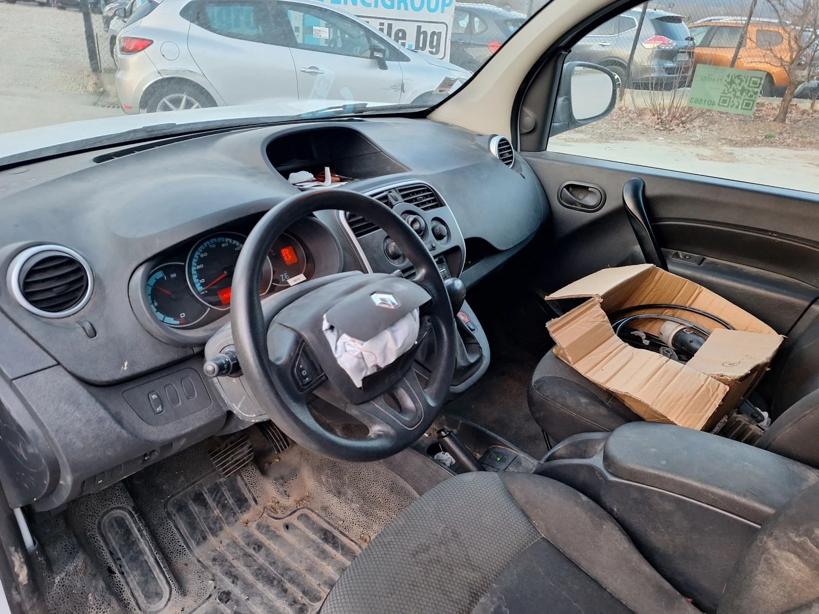 Renault Kangoo 33kw, снимка 12 - Автомобили и джипове - 53727959
