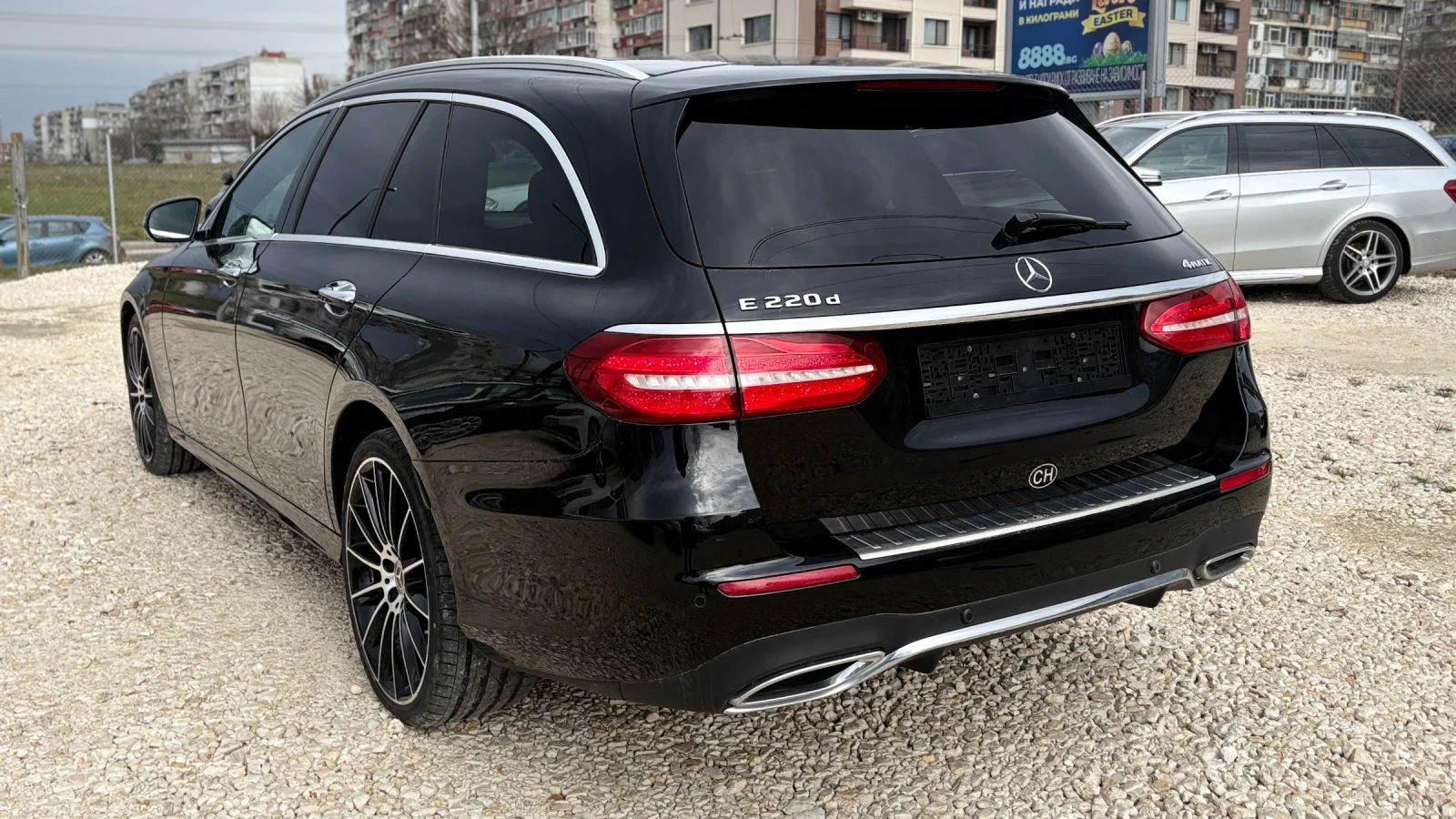 Mercedes-Benz E 220, снимка 5 - Автомобили и джипове - 53743326