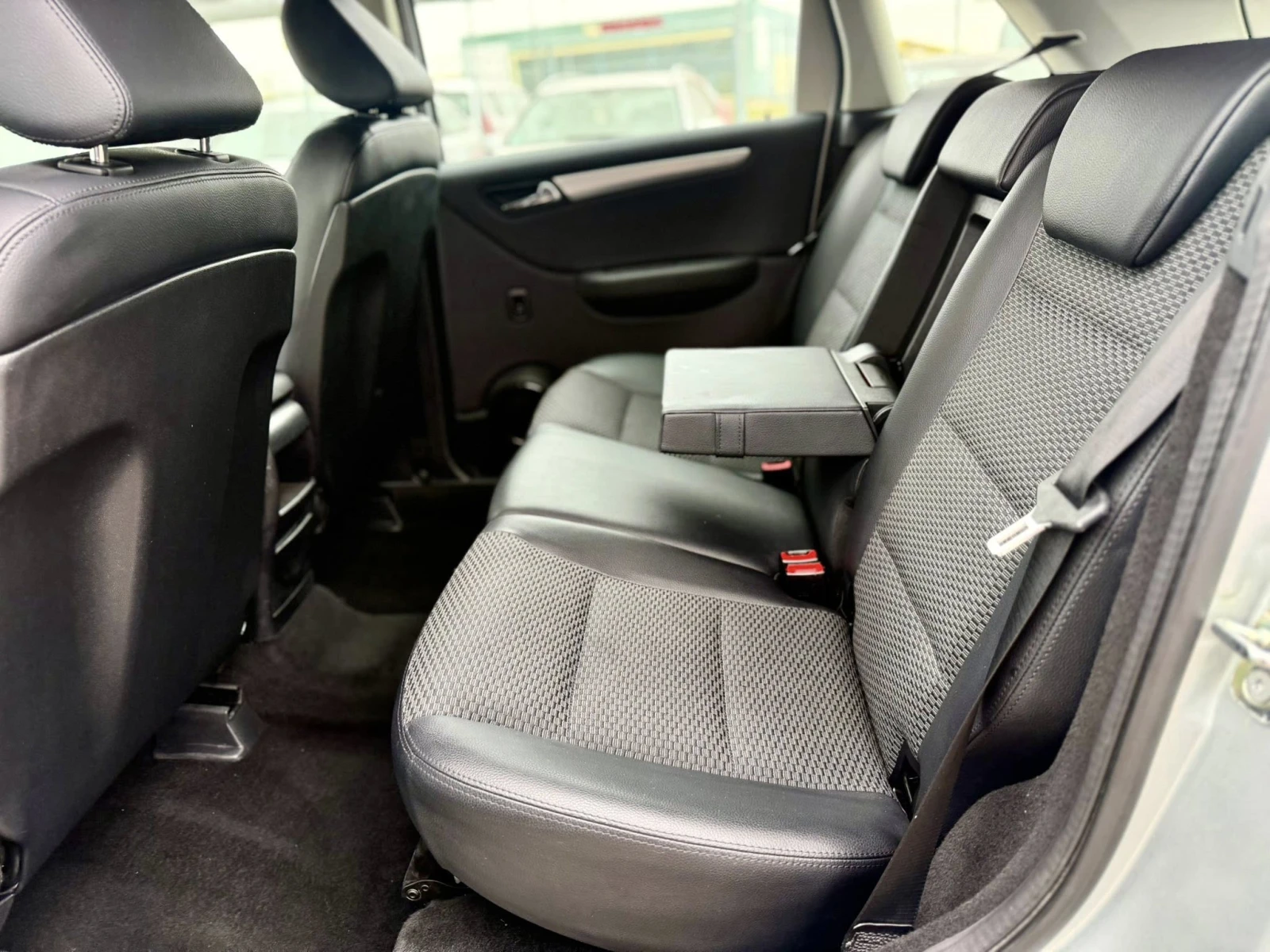 Mercedes-Benz B 200 2.0 АВТОМАТИК, снимка 14 - Автомобили и джипове - 53814699