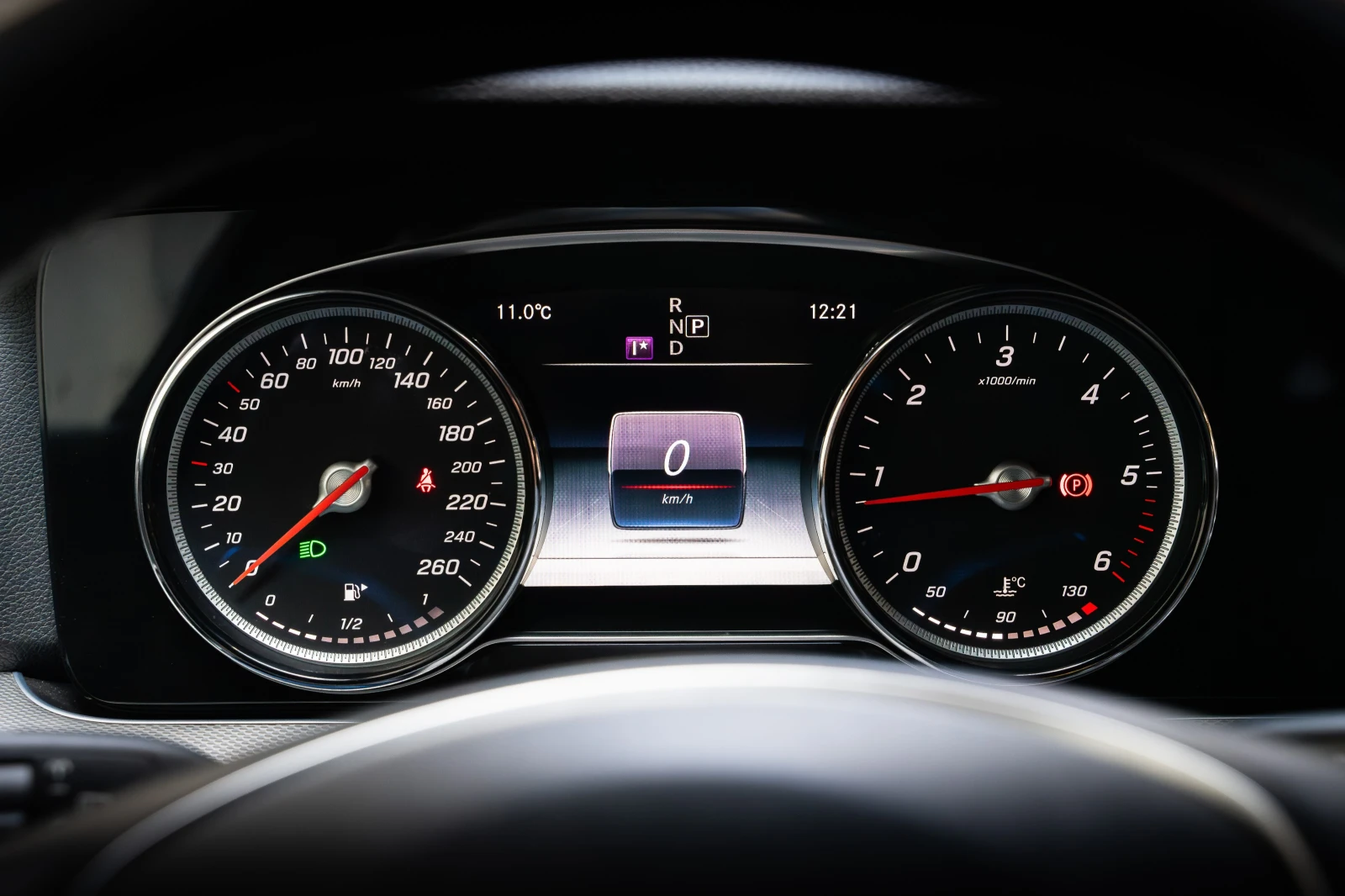 Mercedes-Benz E 220, снимка 9 - Автомобили и джипове - 53986893