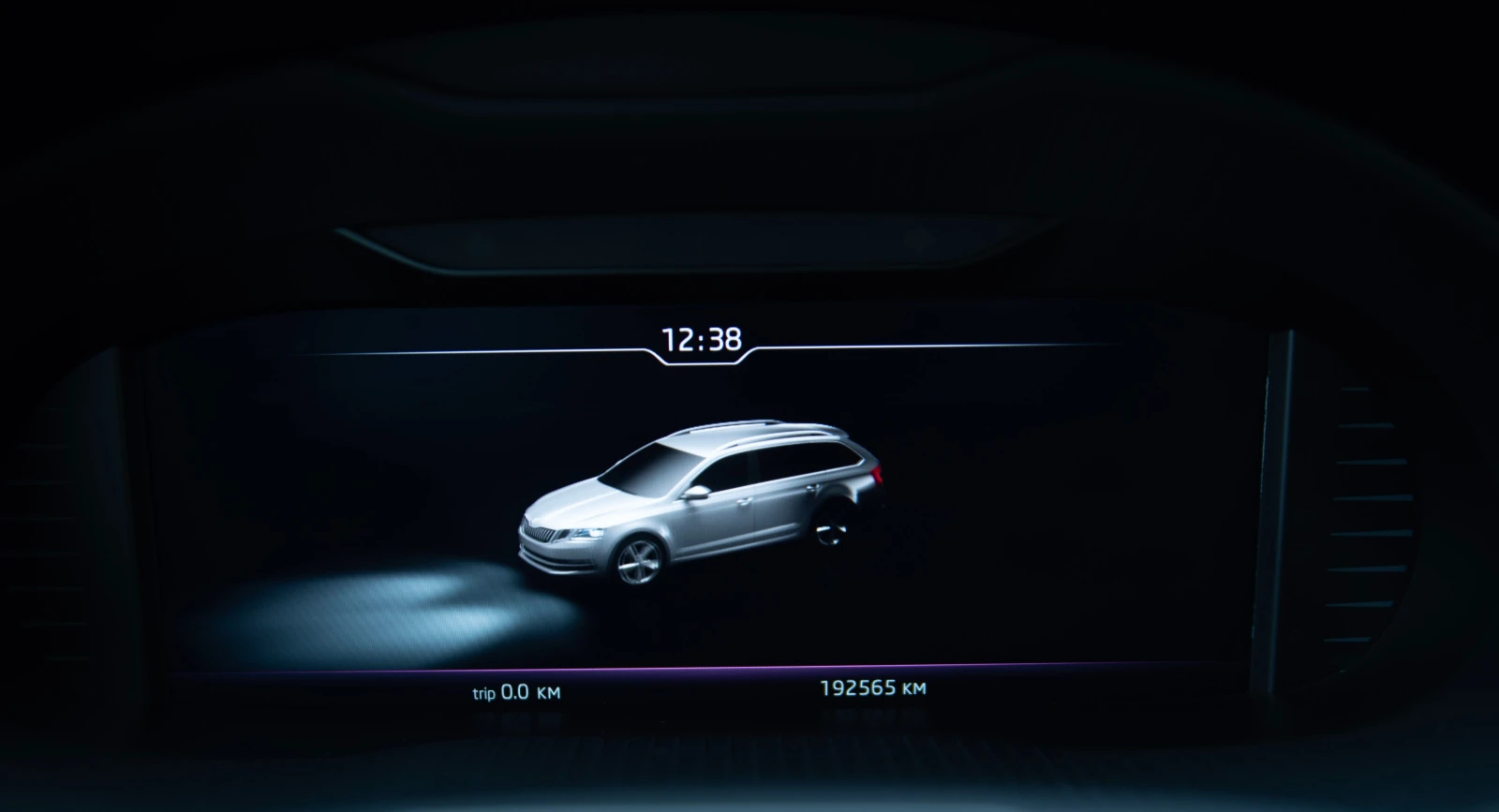 Skoda Octavia, снимка 5 - Автомобили и джипове - 54016269