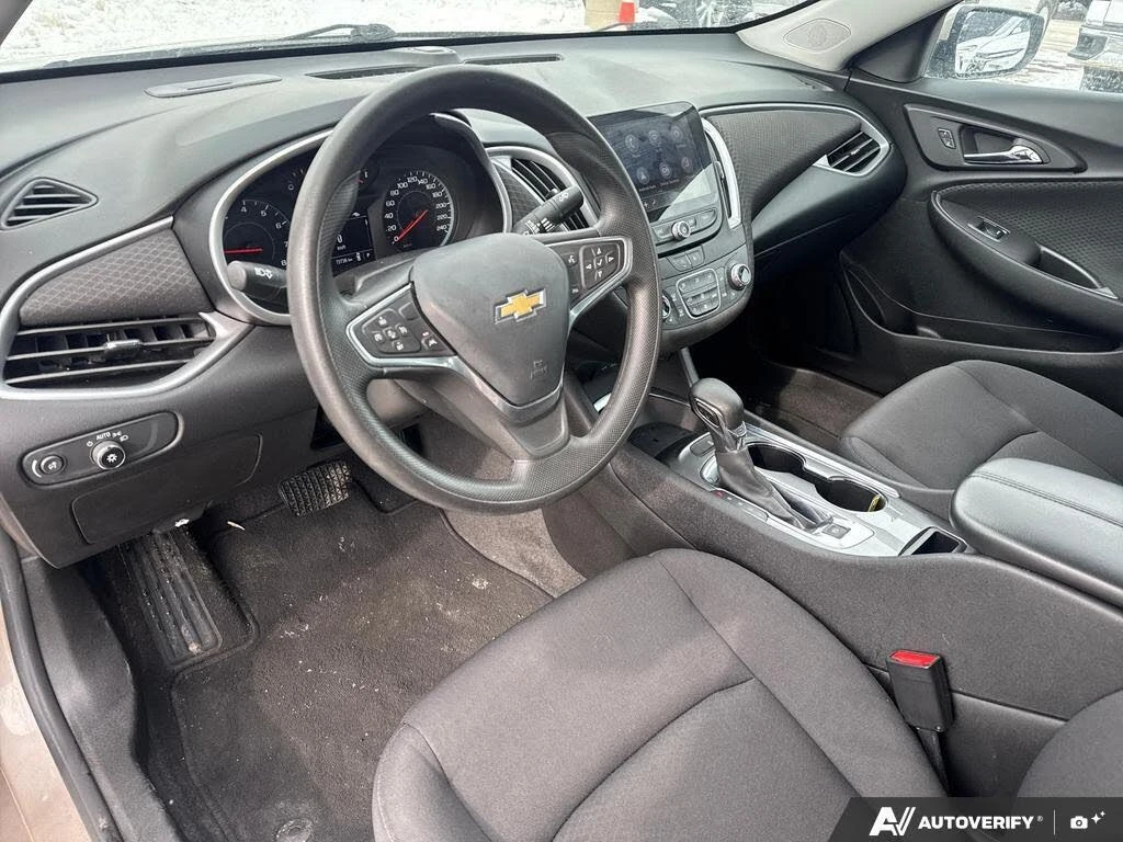 Chevrolet Malibu LT FWD АвтоКредит  (ЦЕНА ДО БГ), снимка 5 - Автомобили и джипове - 54222347
