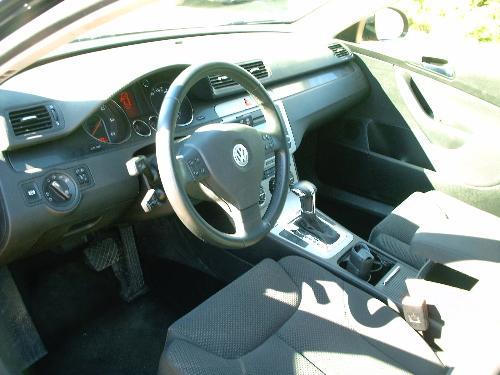 VW Passat 2l Tdi 140kc, снимка 11 - Автомобили и джипове - 54946048