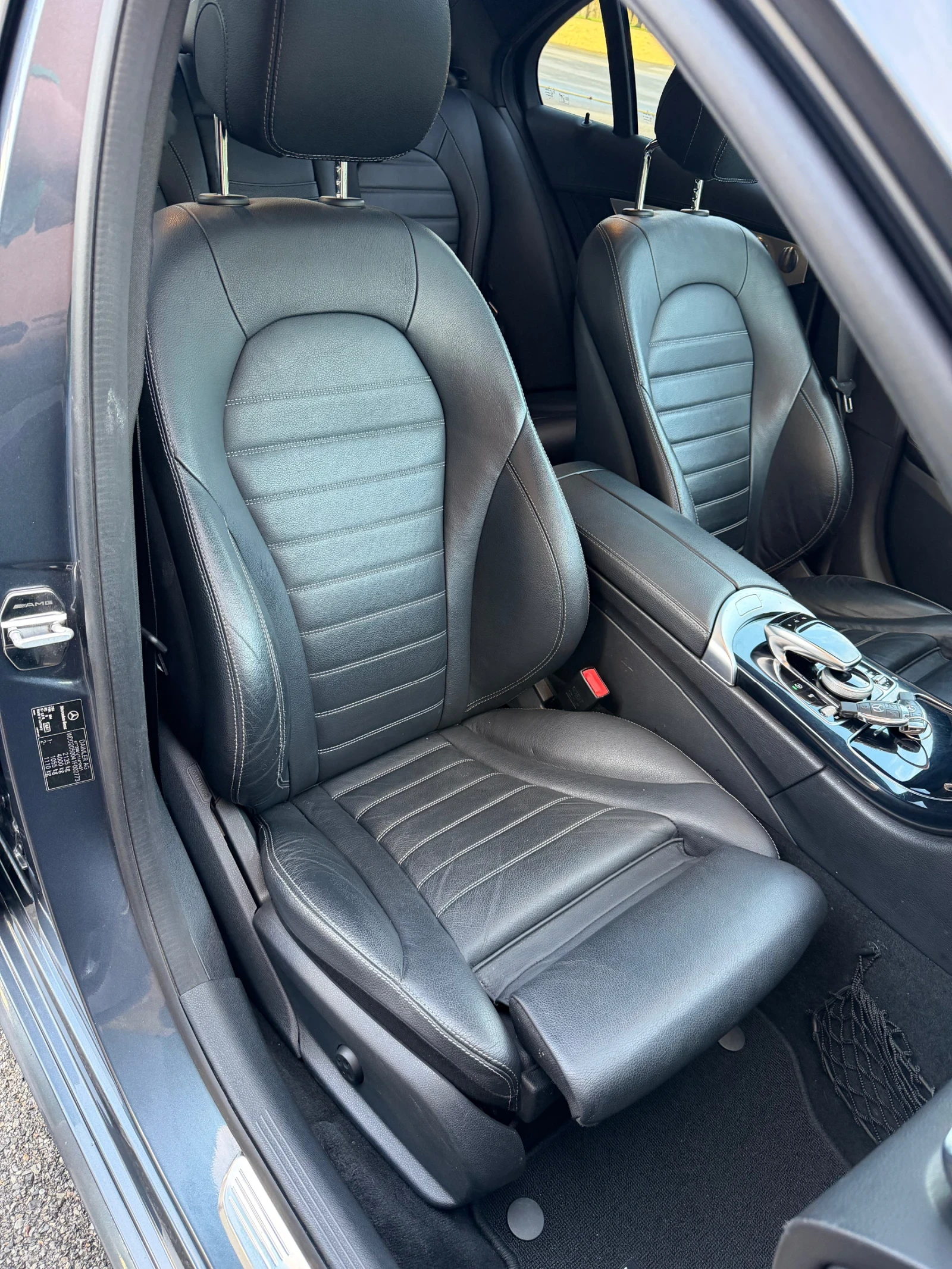 Mercedes-Benz C 220 AMG/Дистроник/Burmester/Head-up/Multibeam/Keyless, снимка 12 - Автомобили и джипове - 54948033