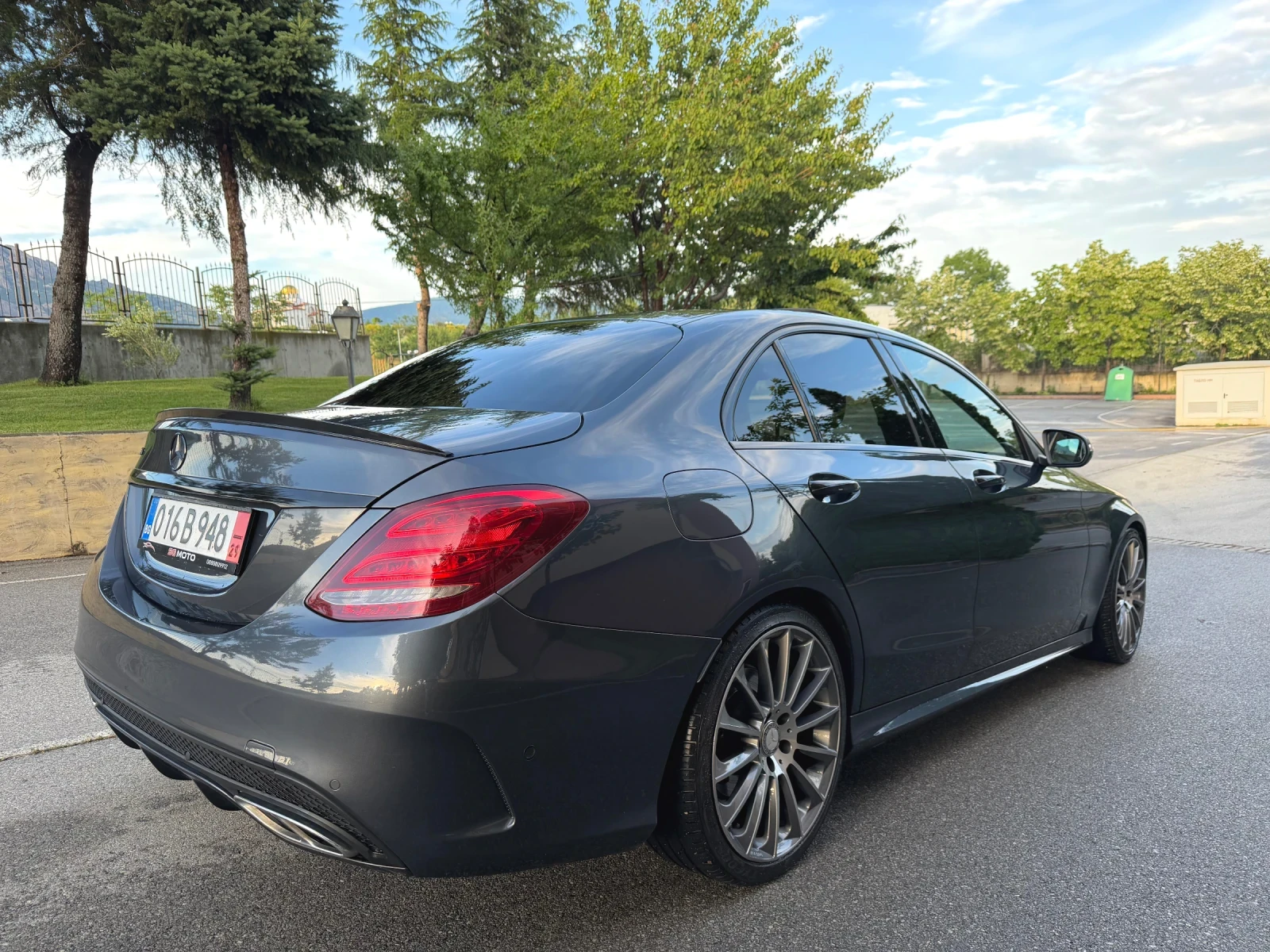 Mercedes-Benz C 220 AMG/Дистроник/Burmester/Head-up/Multibeam/Keyless, снимка 5 - Автомобили и джипове - 54948033