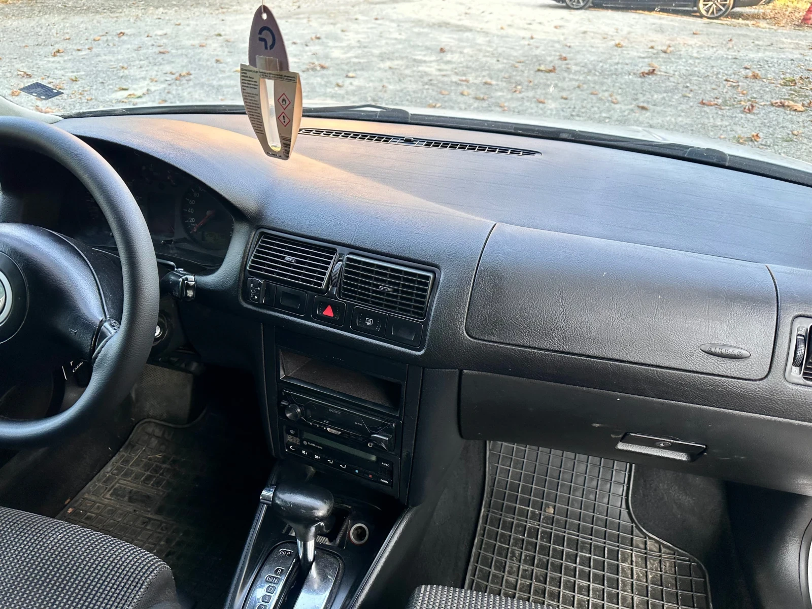 VW Golf Автомат  ГАЗ  4 врати, снимка 8 - Автомобили и джипове - 55609398