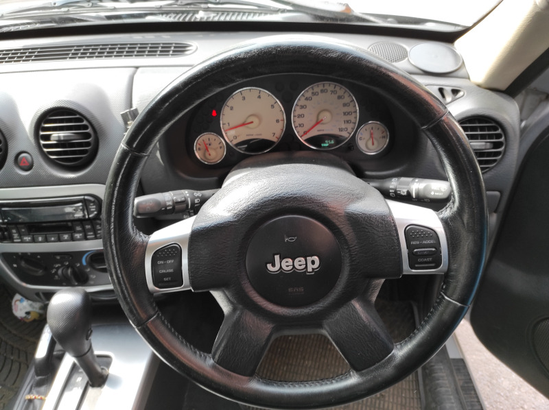 Jeep Cherokee 3.7 Газ/Бензин, снимка 2 - Автомобили и джипове - 44943170