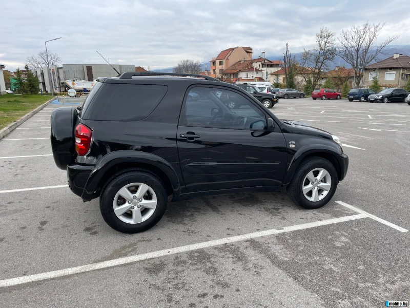 Toyota Rav4 Дизел Къса база, снимка 7 - Автомобили и джипове - 47390324