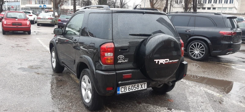 Toyota Rav4 Дизел Къса база, снимка 2 - Автомобили и джипове - 47390324