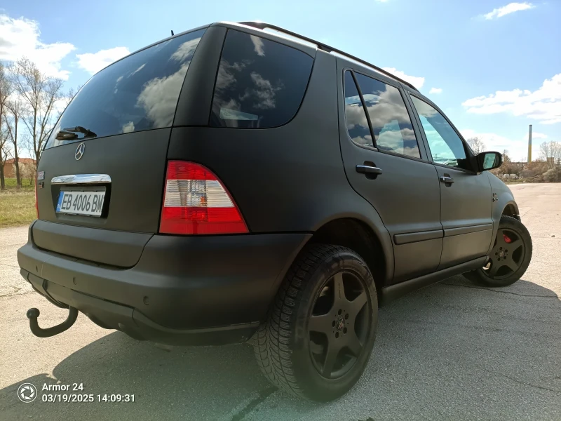 Mercedes-Benz ML 500 Bad Ass Edition , снимка 4 - Автомобили и джипове - 49561884