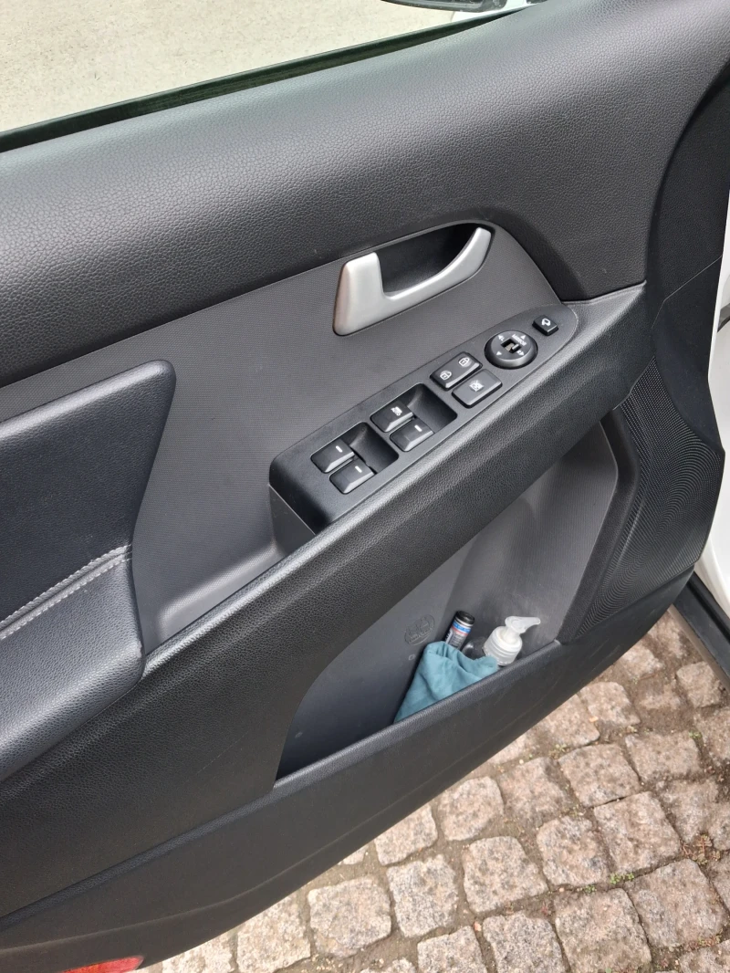 Kia Sportage, снимка 10 - Автомобили и джипове - 52313491