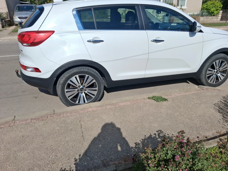 Kia Sportage, снимка 5 - Автомобили и джипове - 52313491