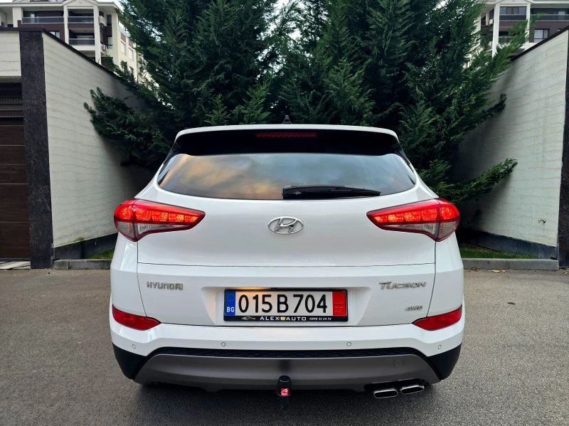 Hyundai Tucson 2.0 PREMIUM-FULL-4x4, снимка 6 - Автомобили и джипове - 52380115