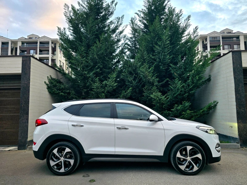 Hyundai Tucson 2.0 PREMIUM-FULL-4x4, снимка 4 - Автомобили и джипове - 52380115