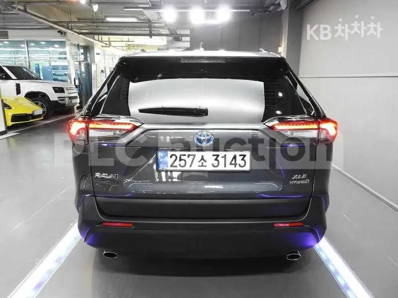 Toyota Rav4 Hybrid| КАМЕРА| ПОДГРЕВ| ШИБЕДАХ| ВКЛ.ТЕХНОТЕСТ, снимка 4 - Автомобили и джипове - 54941328