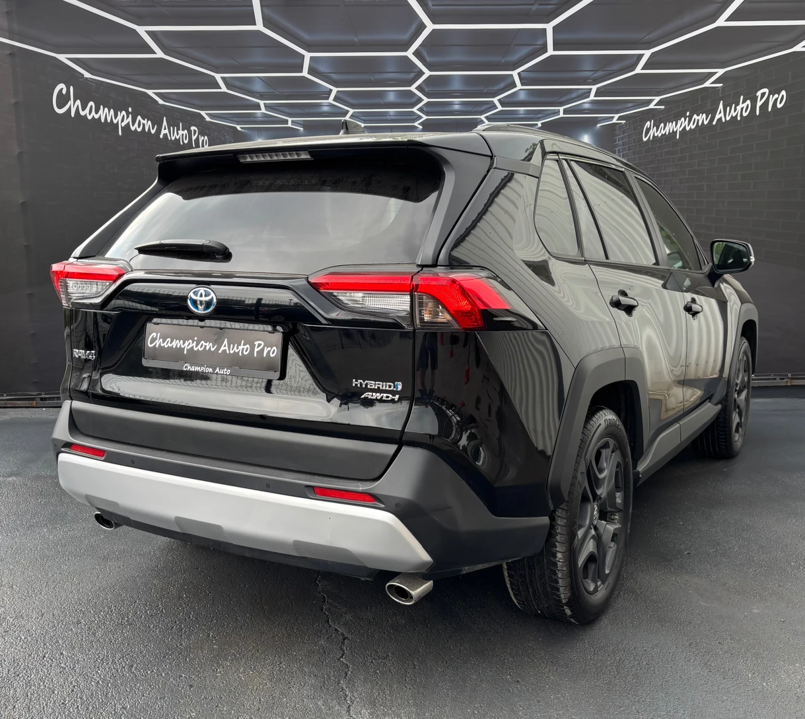 Toyota Rav4 2.5i Hybrid AWD-I - изображение 6