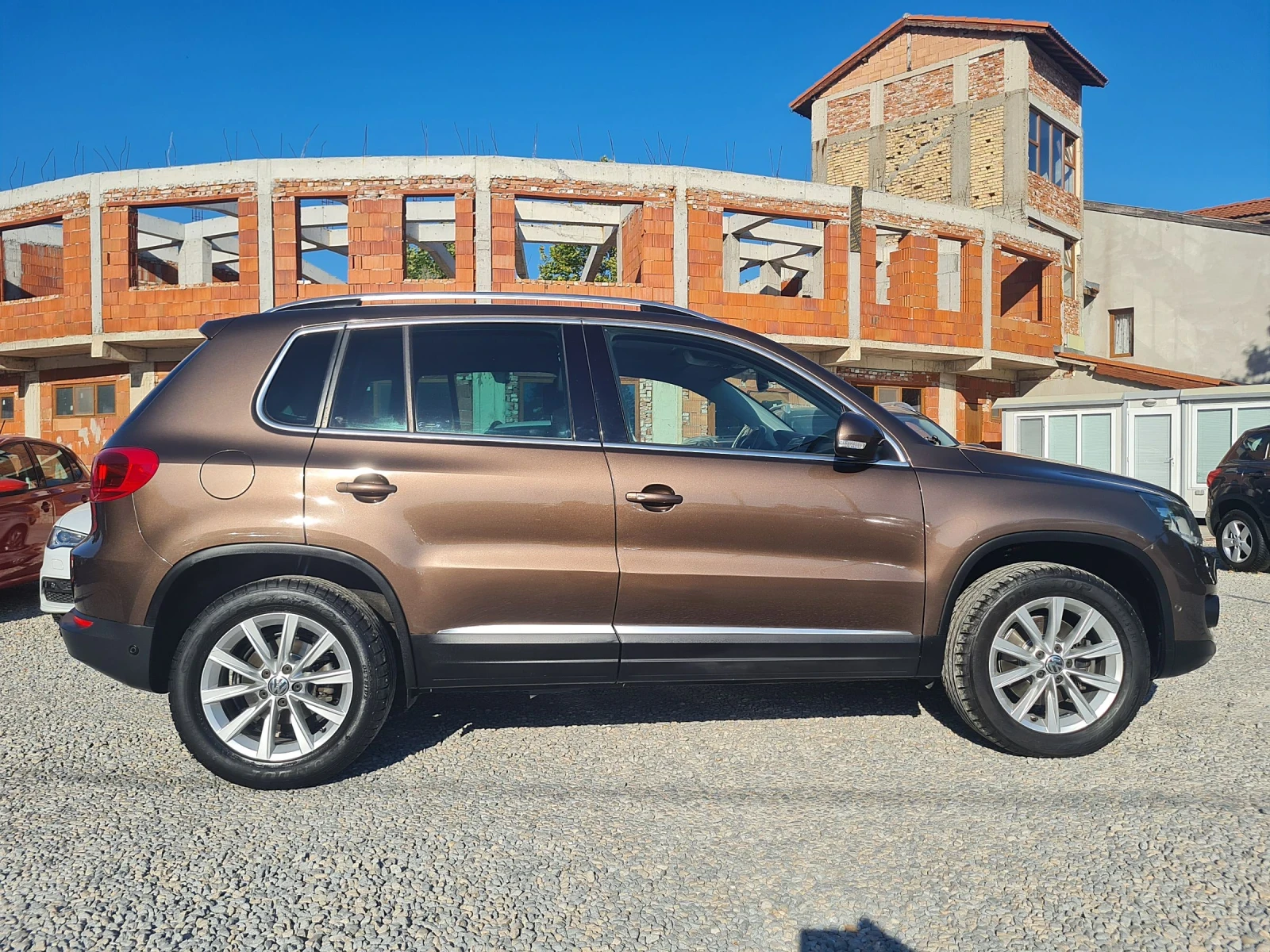 VW Tiguan 2.0TDI KARAT/140kc/4x4/DSG/PANORAMA - изображение 4