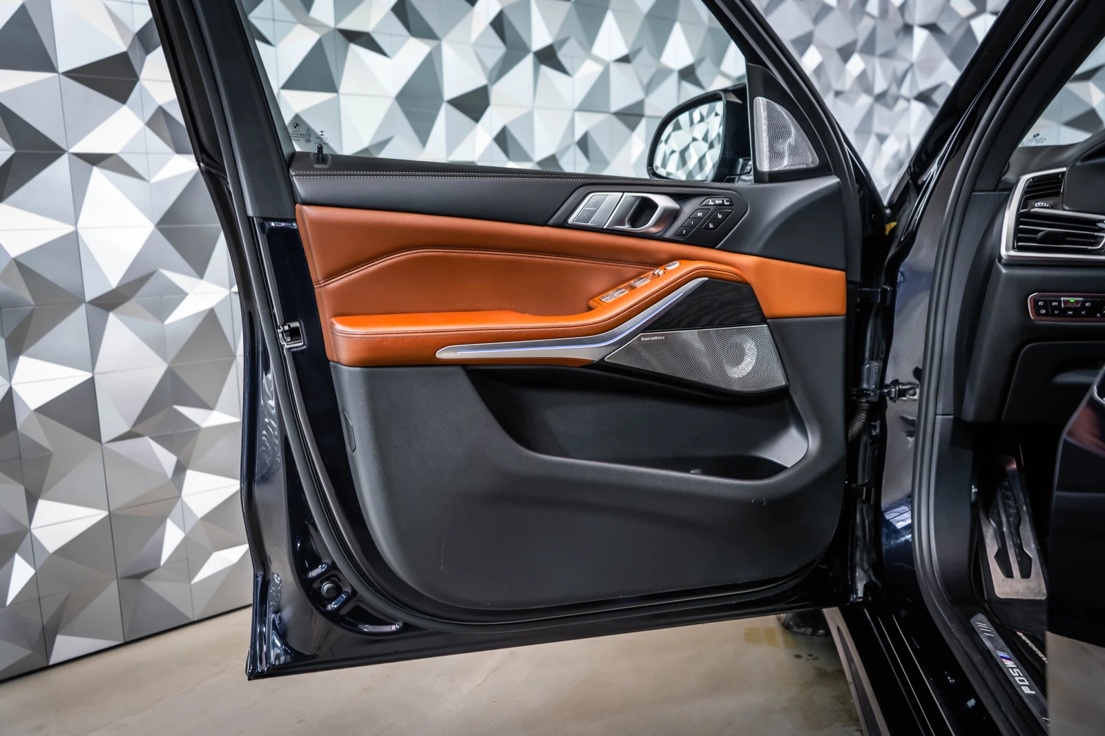 BMW X7 M50d Msport* B&W* Pano* TV - изображение 7