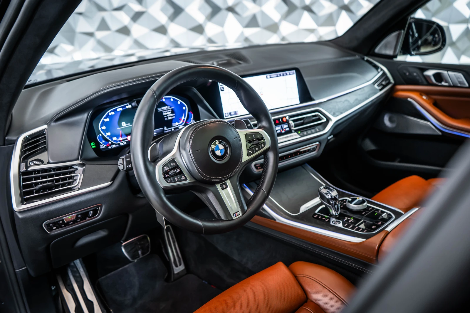BMW X7 M50d Msport* B&W* Pano* TV - изображение 8