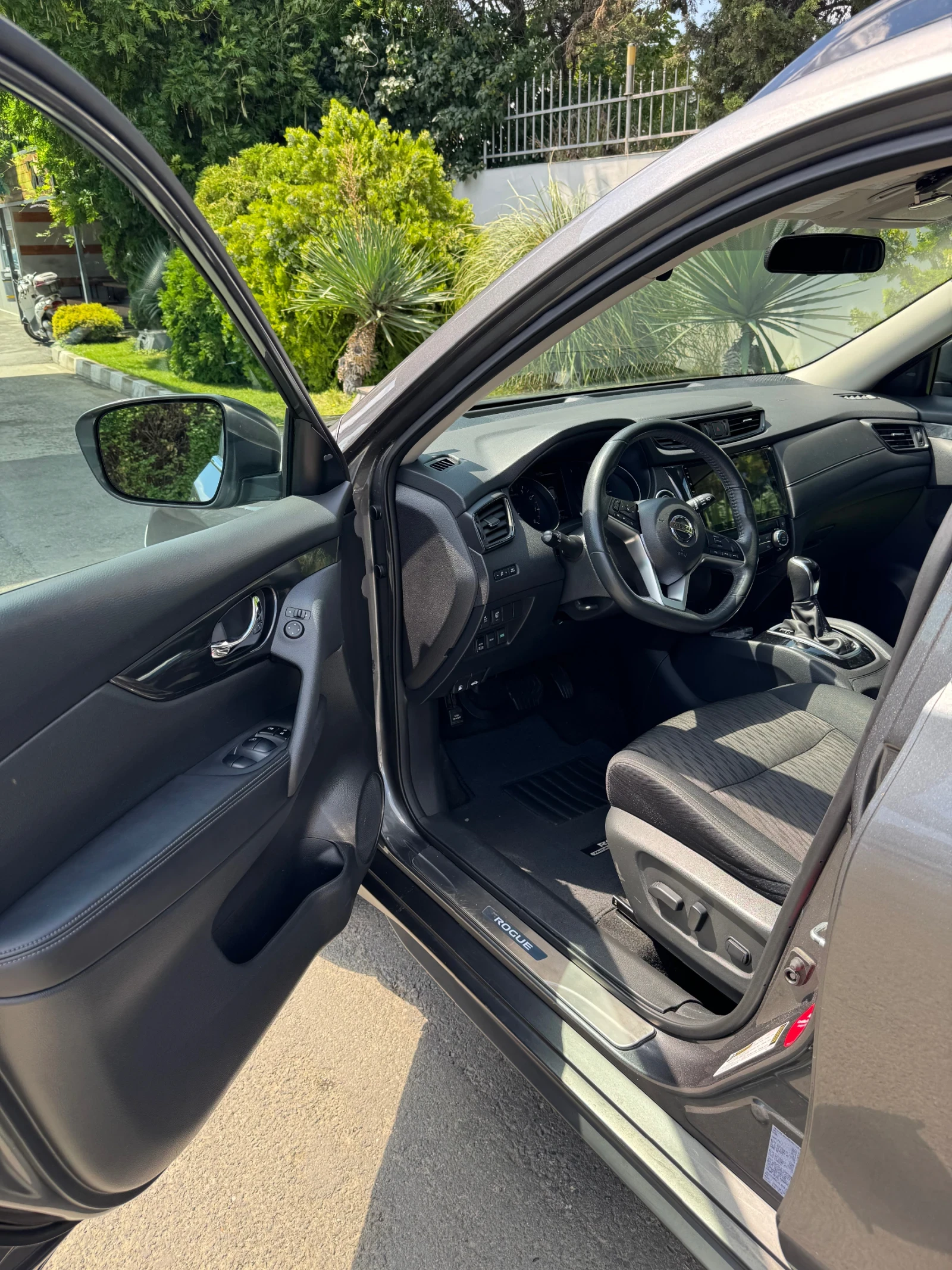 Nissan Rogue, снимка 6 - Автомобили и джипове - 56643803