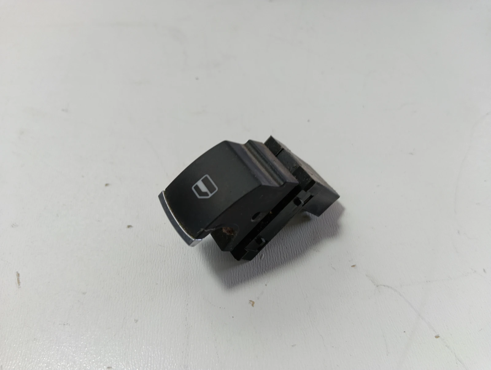копче ел. стъкла 5K0959855 VW Tiguan