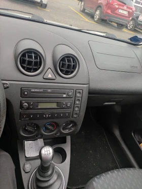 Ford Fiesta 1.25 ГИ, снимка 12