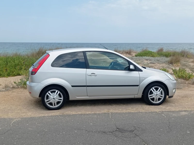 Ford Fiesta 1.25 ГИ, снимка 4 - Автомобили и джипове - 47380500