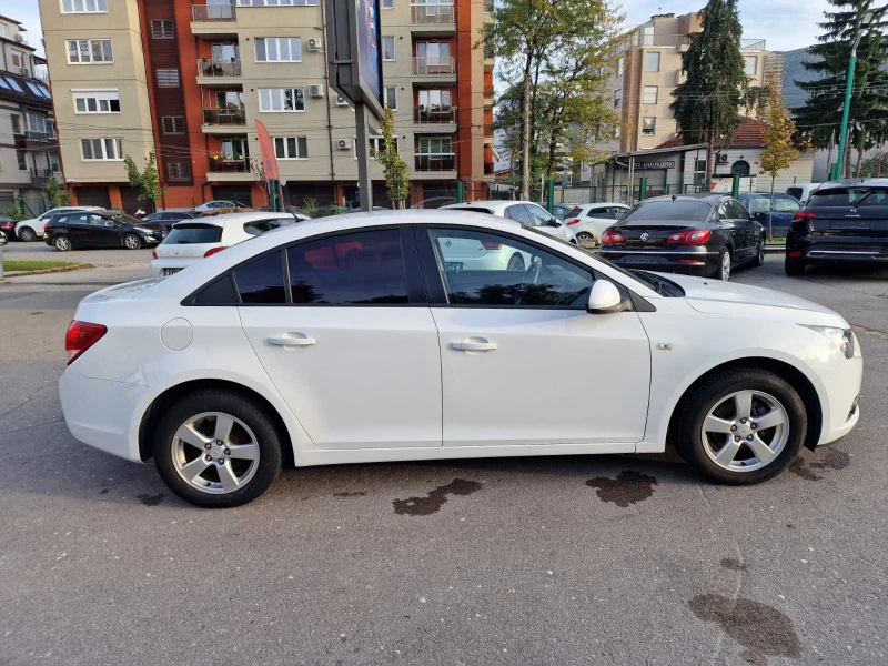 Chevrolet Cruze 1.8 BENZ-GAS, снимка 7 - Автомобили и джипове - 47521141