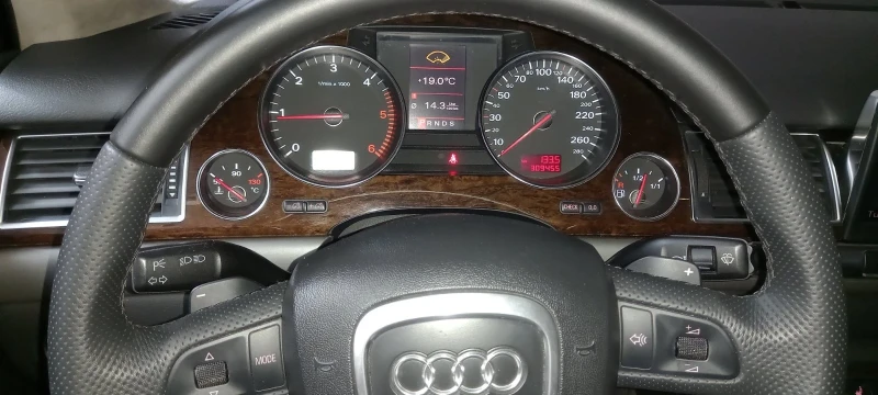 Audi A8, снимка 15 - Автомобили и джипове - 48079081