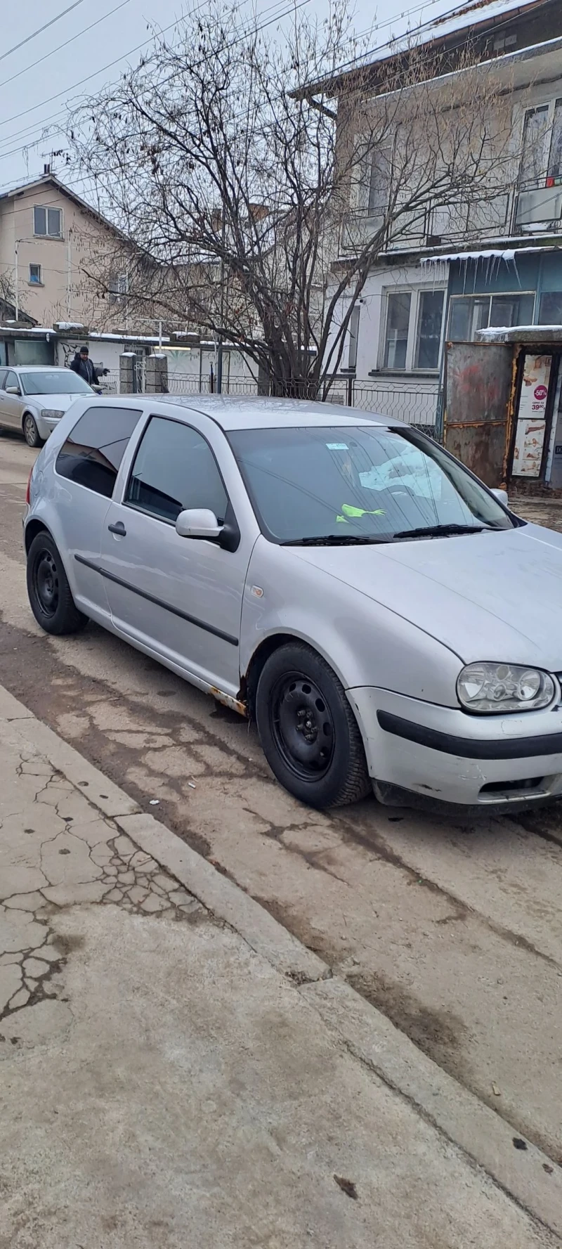 VW Golf  ГАЗ 1.6 16v 101к.с отличен мотор и скорости , снимка 4 - Автомобили и джипове - 48738713