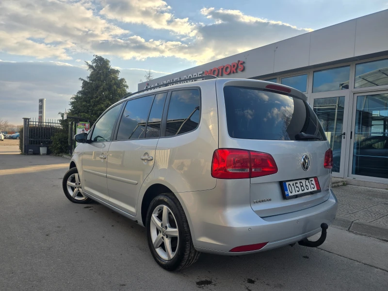 VW Touran ТОП!7м./6ск./КАМЕРА/NAVI, снимка 7 - Автомобили и джипове - 49573715