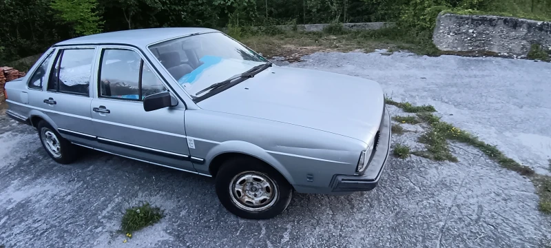 VW Santana 1.6, снимка 4 - Автомобили и джипове - 52952420
