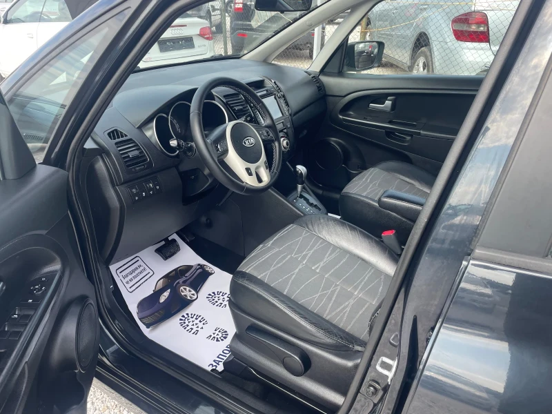 Kia Venga Автоматик, снимка 8 - Автомобили и джипове - 52055890