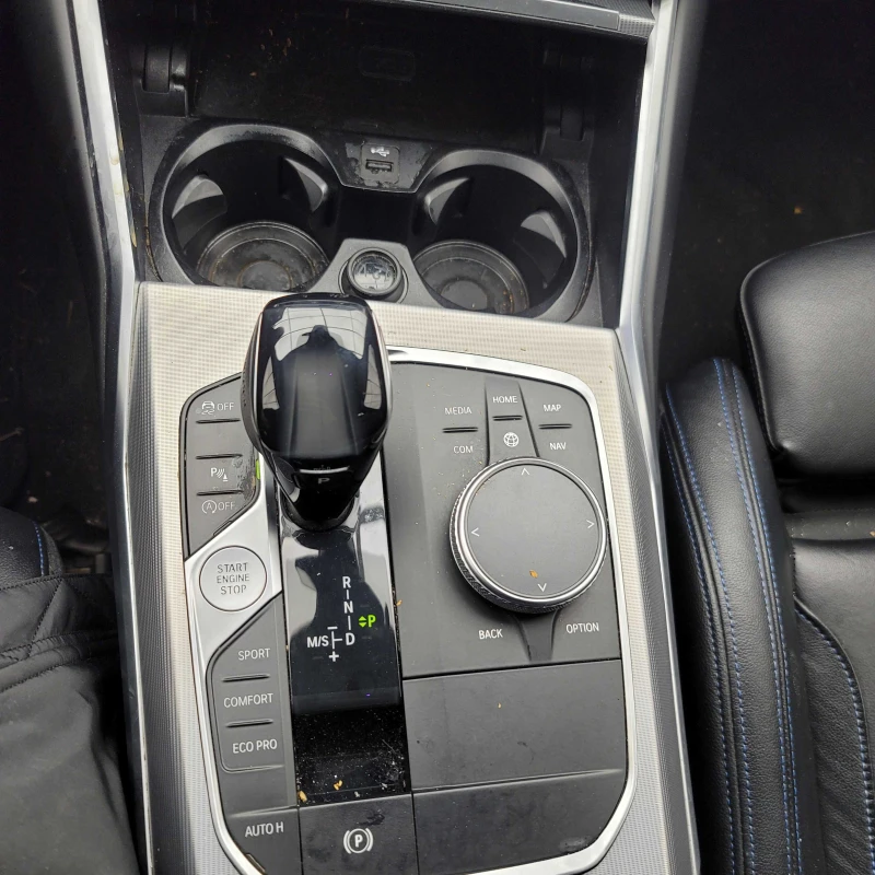 BMW 340 M340i xDrive/Lane assist/Keyless/Kaмера, снимка 10 - Автомобили и джипове - 52706918