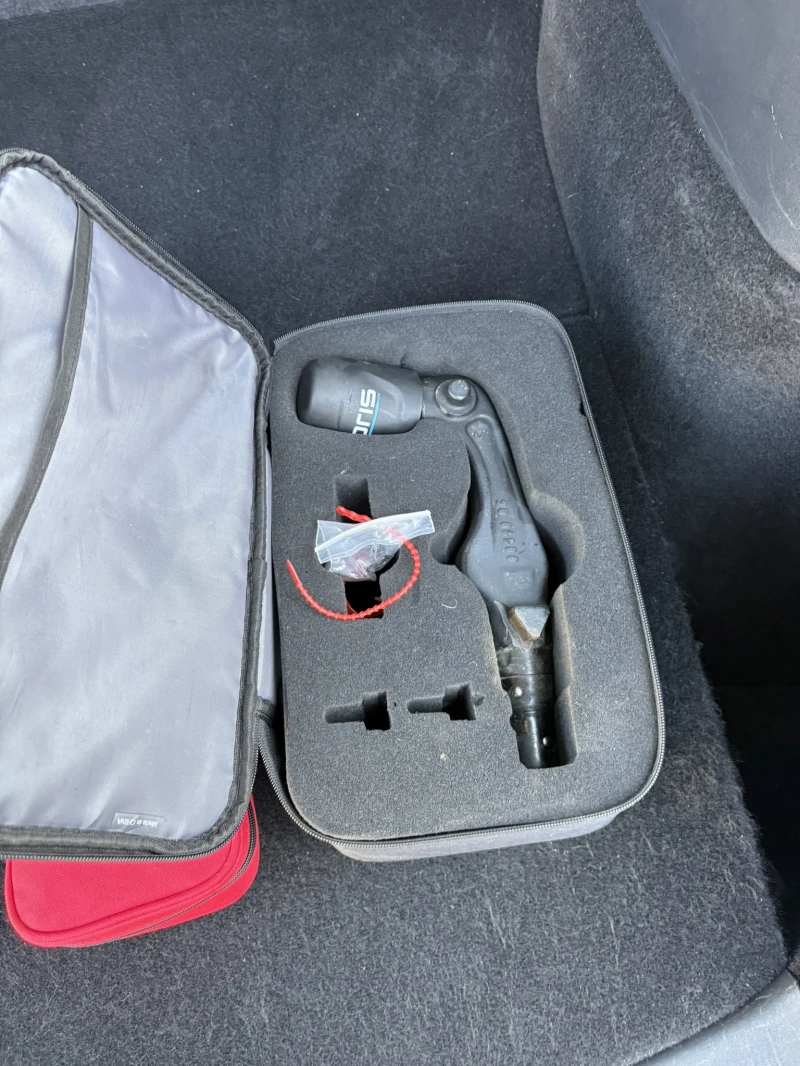 Tesla Model Y Long Range AWD, снимка 11 - Автомобили и джипове - 52926192