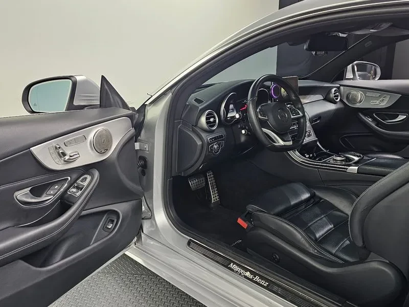 Mercedes-Benz C 200 Coupe, снимка 10 - Автомобили и джипове - 55015394
