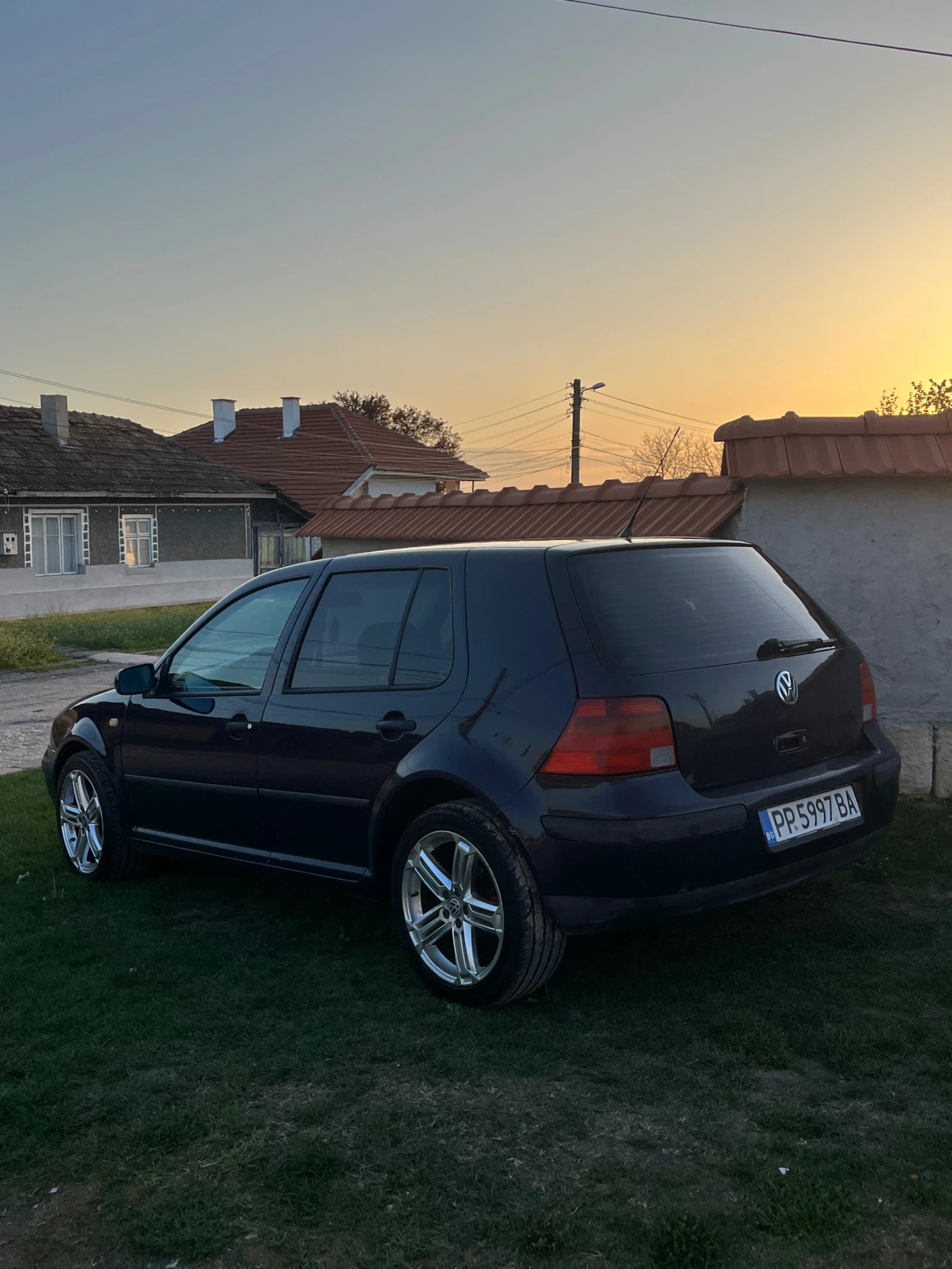 VW Golf VW GOLF 1.9TDI 90hp КЛИМАТИК - изображение 4