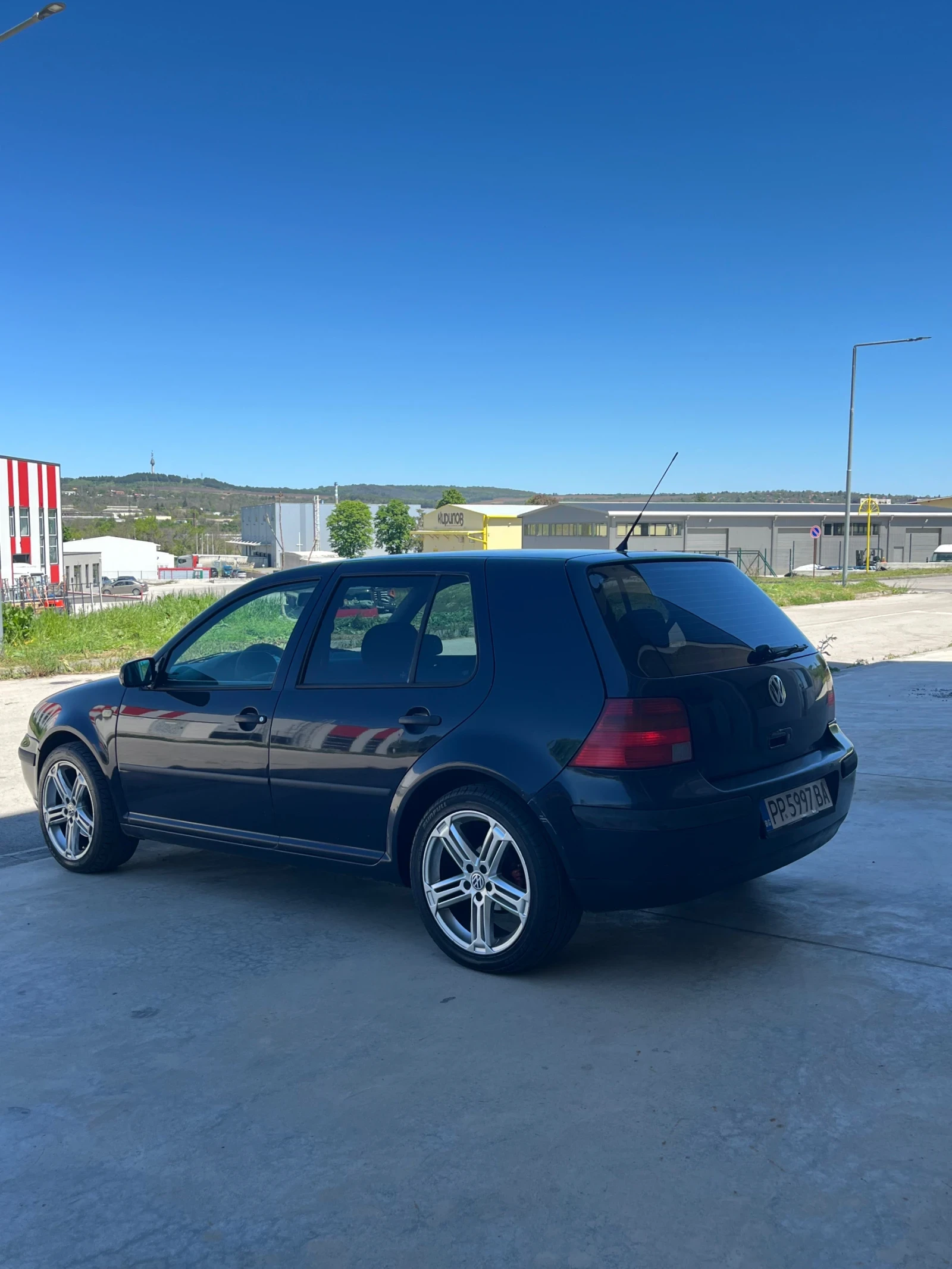 VW Golf VW GOLF 1.9TDI 90hp КЛИМАТИК - изображение 7