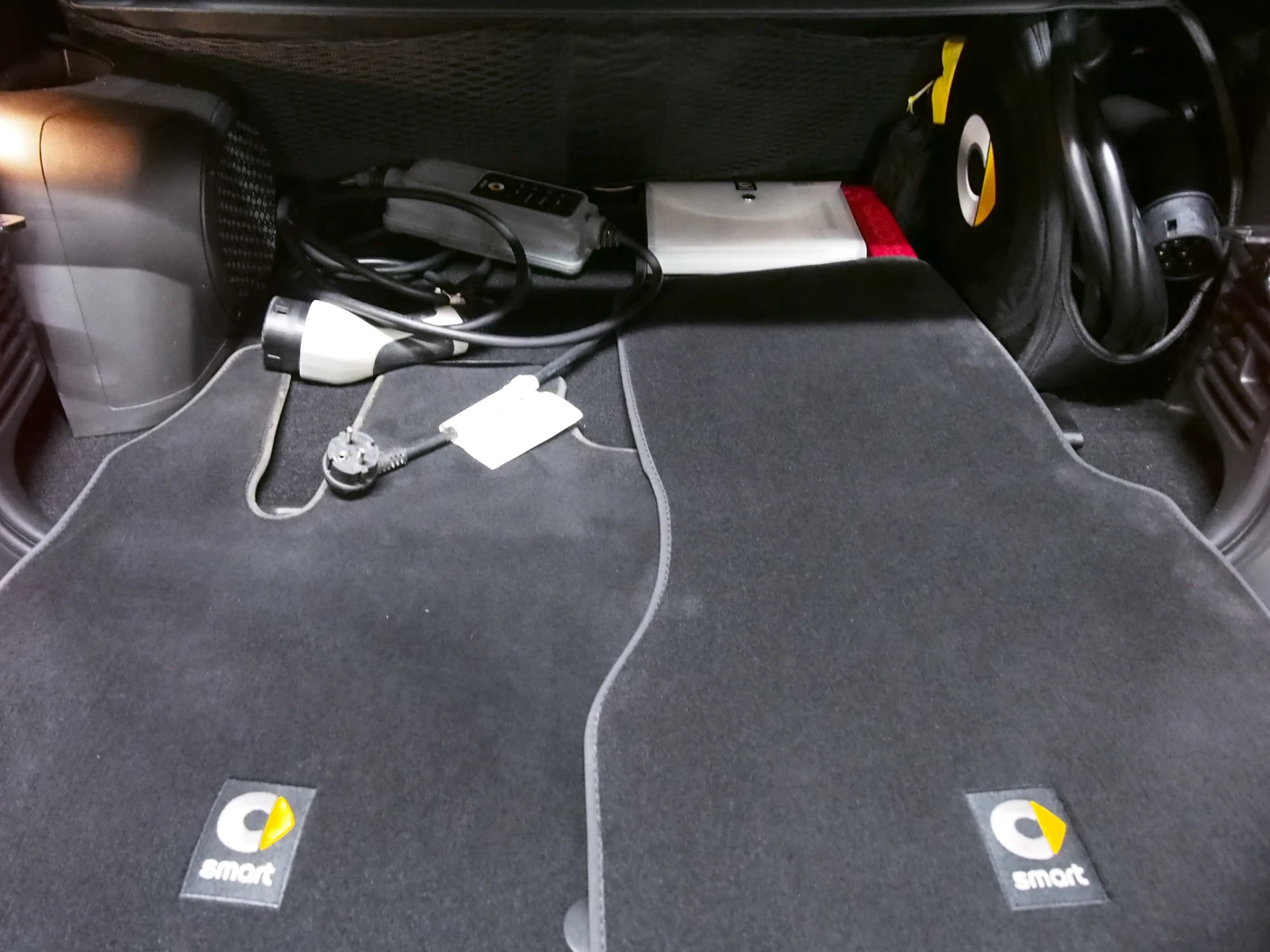 Smart Fortwo cabrio EQ Brabus JBL surround-Sound system - изображение 10